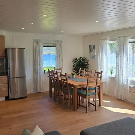 Дом отдыха Storliholmen With 170m Freshwater Line And Trout Fishing Rights Sandvika (Gjemnes)