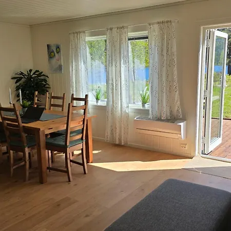 Дом отдыха Storliholmen With 170m Freshwater Line And Trout Fishing Rights Sandvika (Gjemnes)